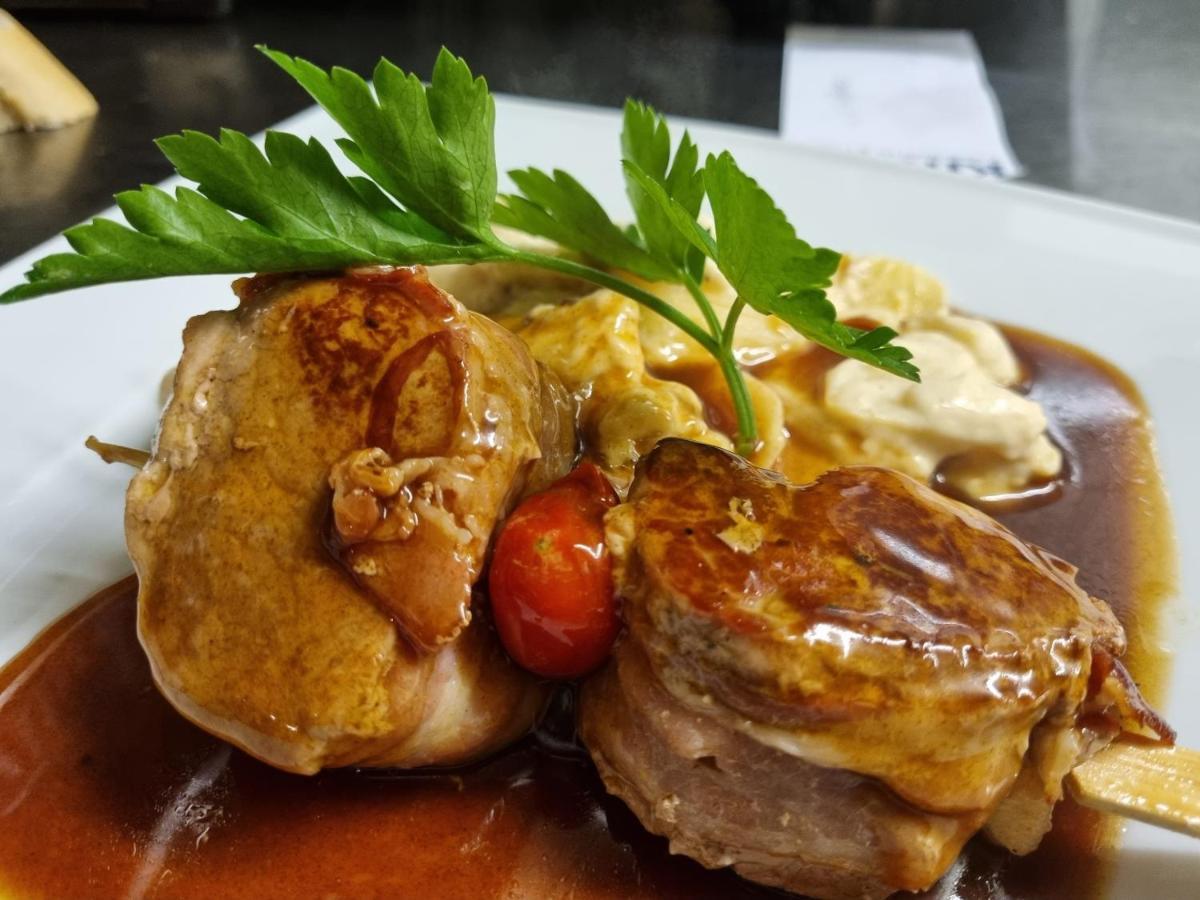 Landgasthaus "Zum Engel" Neuleiningen Ngoại thất bức ảnh