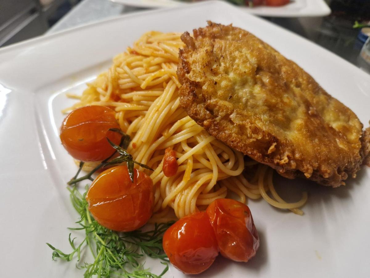 Landgasthaus "Zum Engel" Neuleiningen Ngoại thất bức ảnh